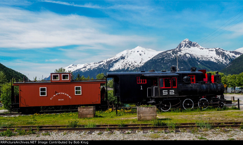 WPYR 909 Caboose with WPYR 1 - Rotary snowploy, and WPYR 52 - Steam Locomotive